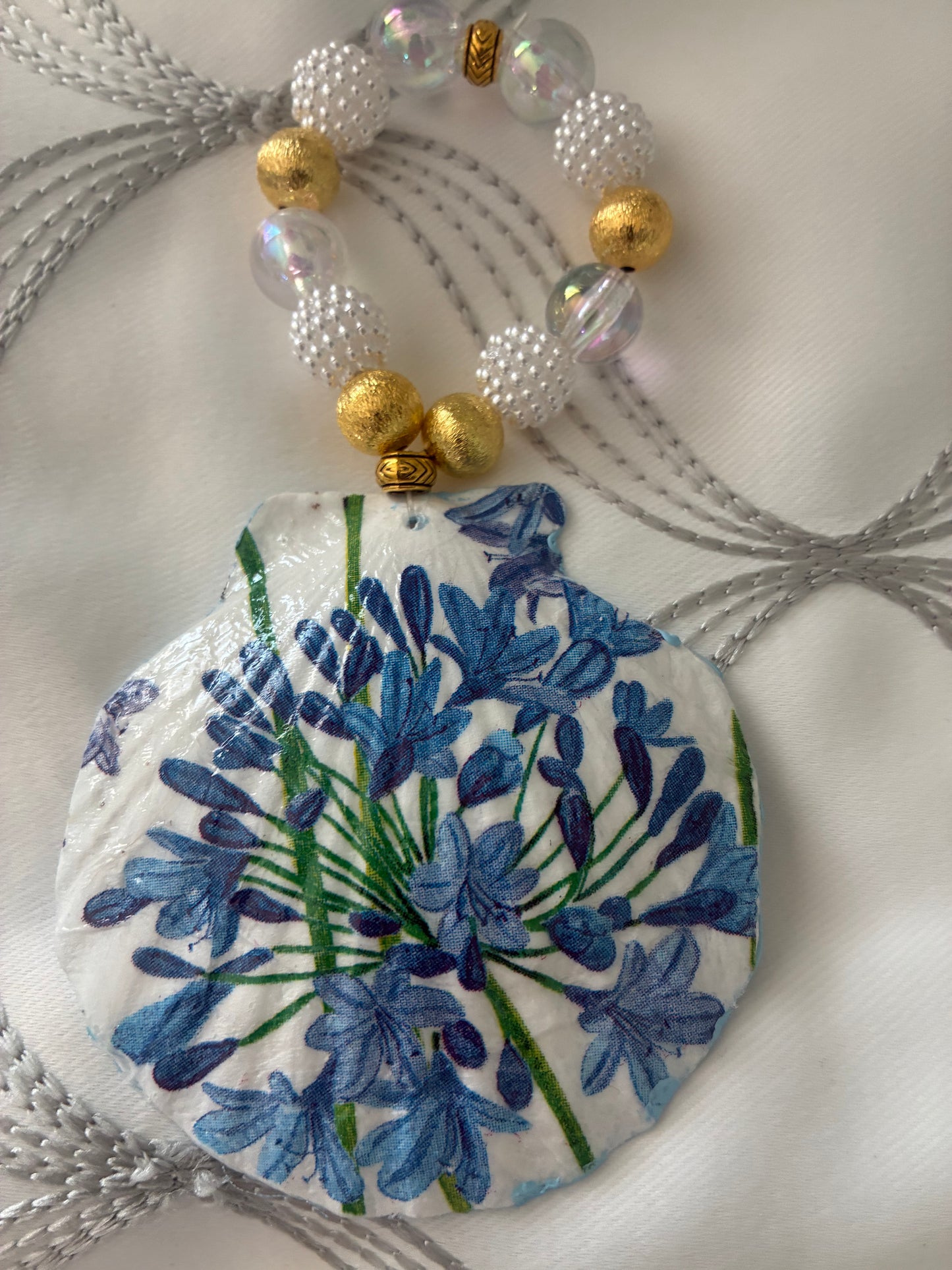 Mini hanging Scallop Shell Blue Flowers and Pearls