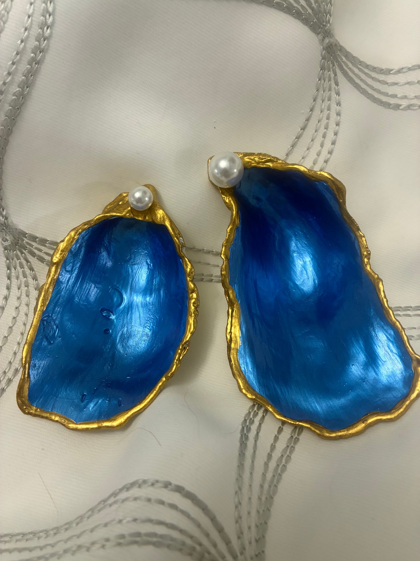 Metallic Oyster Shell Trinket Dish with Peral