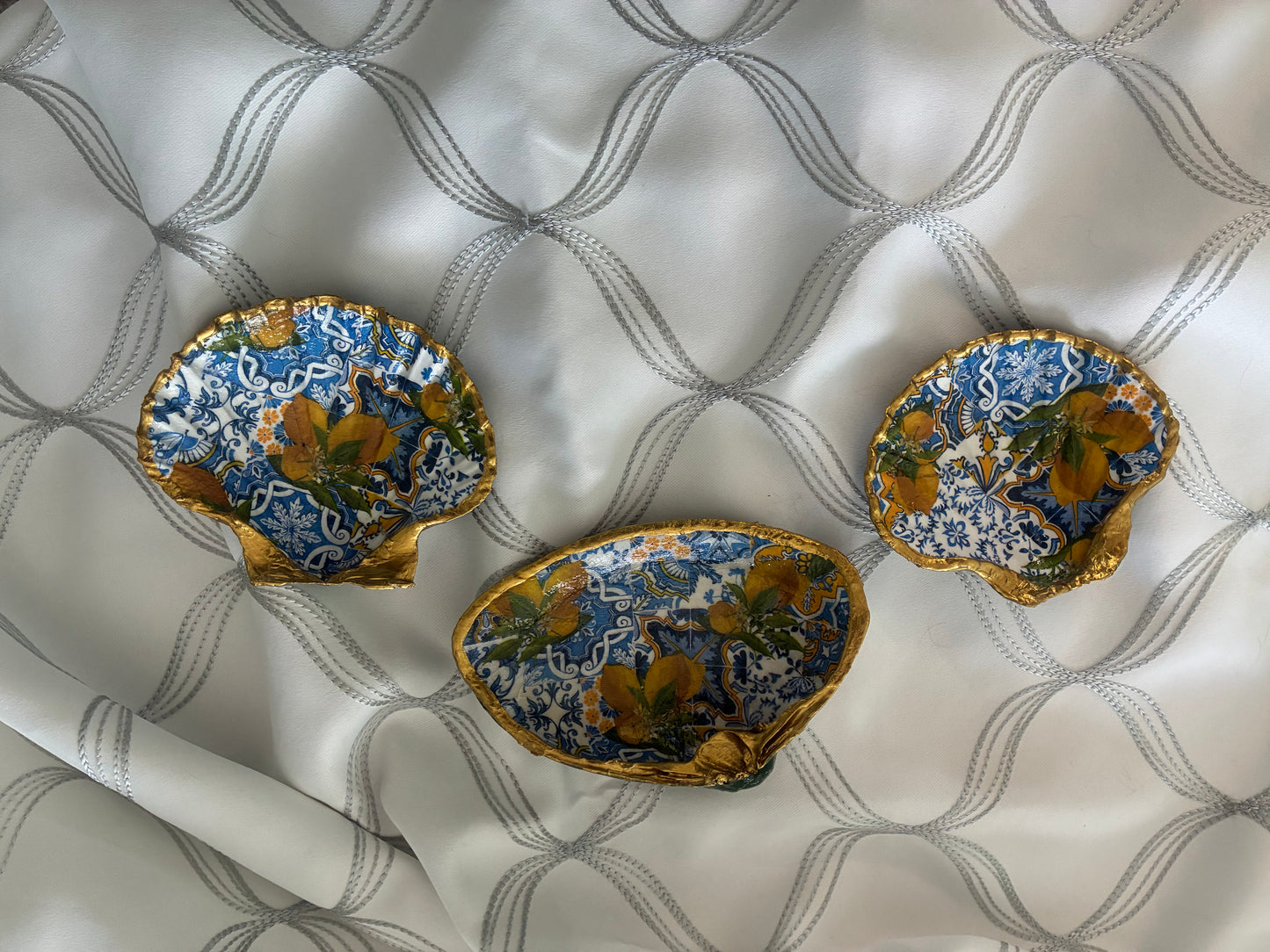 Extra Large Clam Summer Fruit Blue Tiles with Lemon