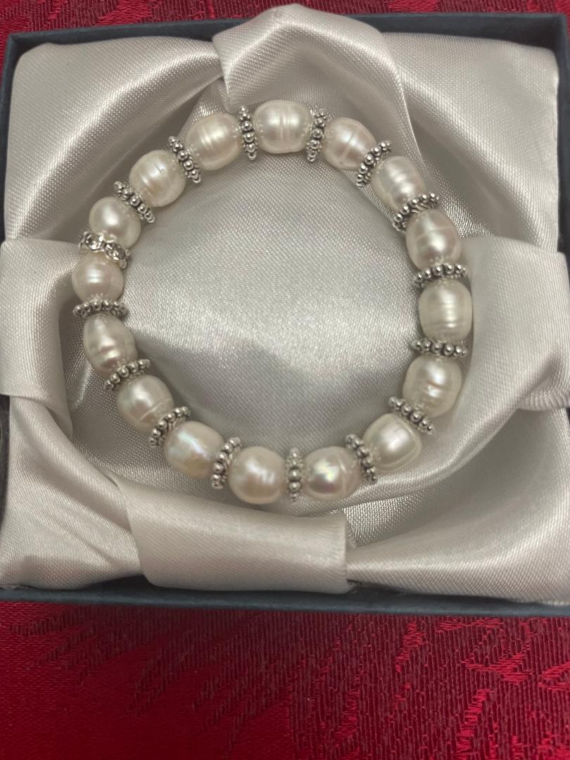 Freshwater Pearl Bracelet with gold or silver accents