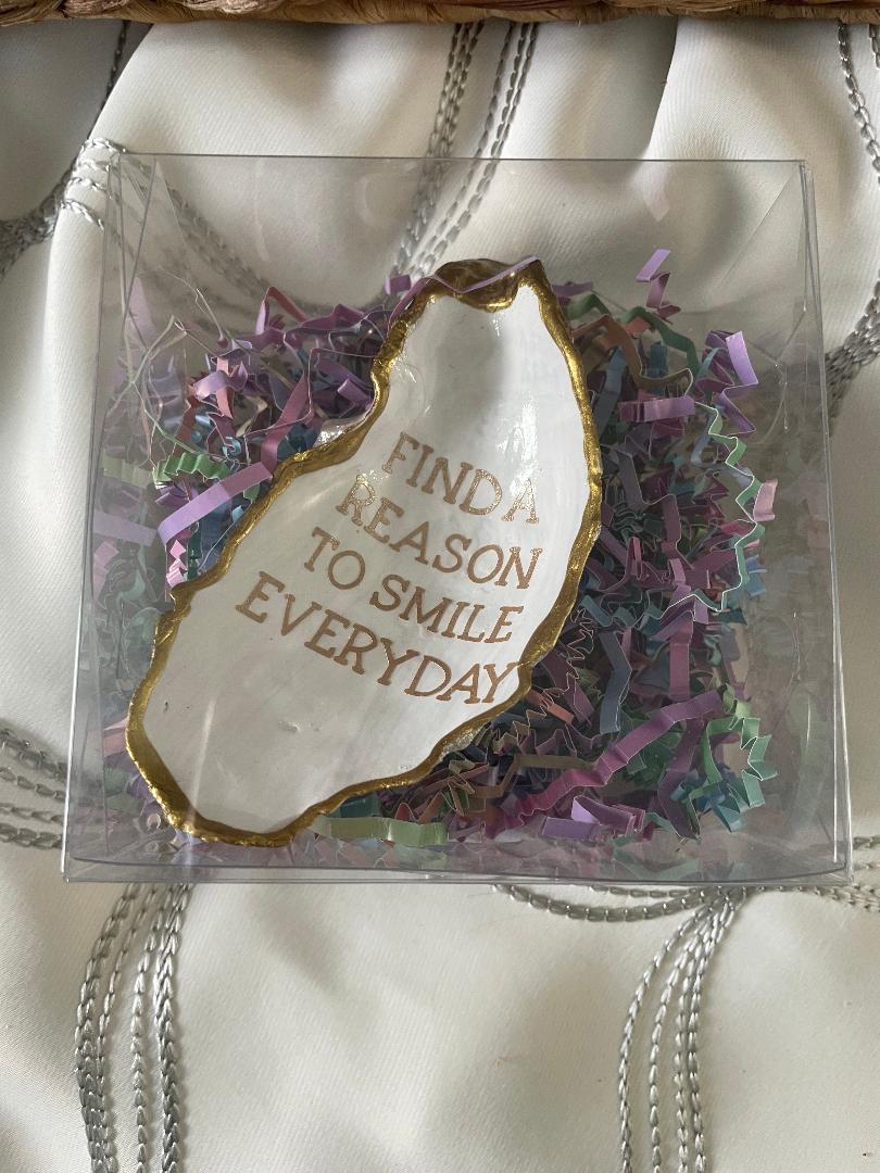 Inspirational Shell Find A Reason to Smile