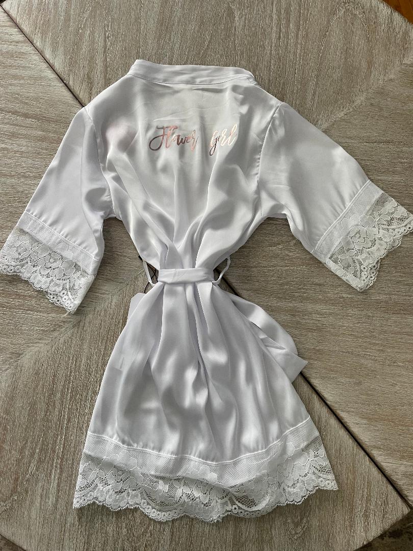 Bride & Bridal Party Lace Trim Robes