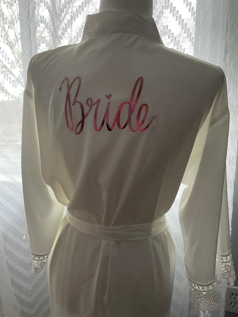 Bride & Bridal Party Lace Trim Robes