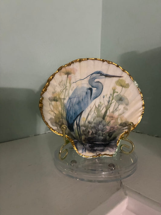 Large Scallop Shell Blue Heron