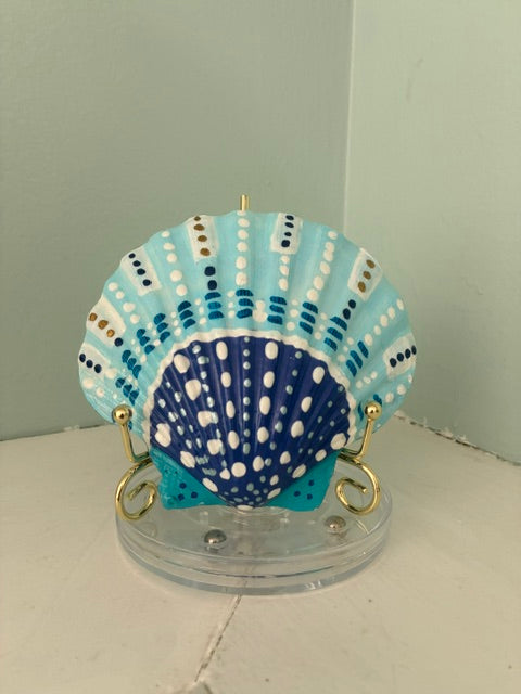 Large Scallop Shell Blues, White and Gold