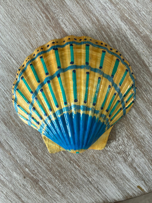 Large Scallop Shell Shades of Yellow, Gold and Blue