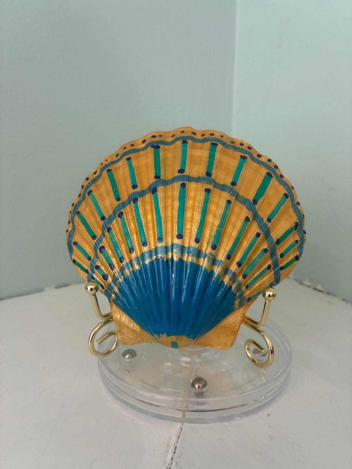Large Scallop Shell Shades of Yellow, Gold and Blue