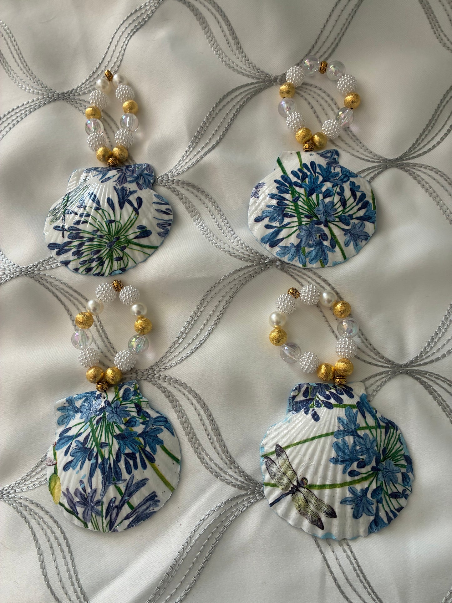 Mini hanging Scallop Shell Blue Flowers and Pearls