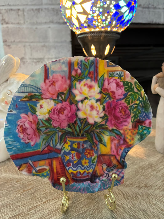 Large Scallop Shell colorful image of Sidney