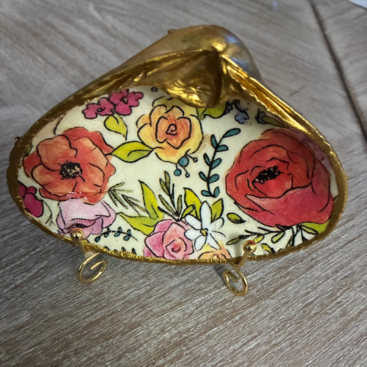 Flower Party on Large Clam Shell