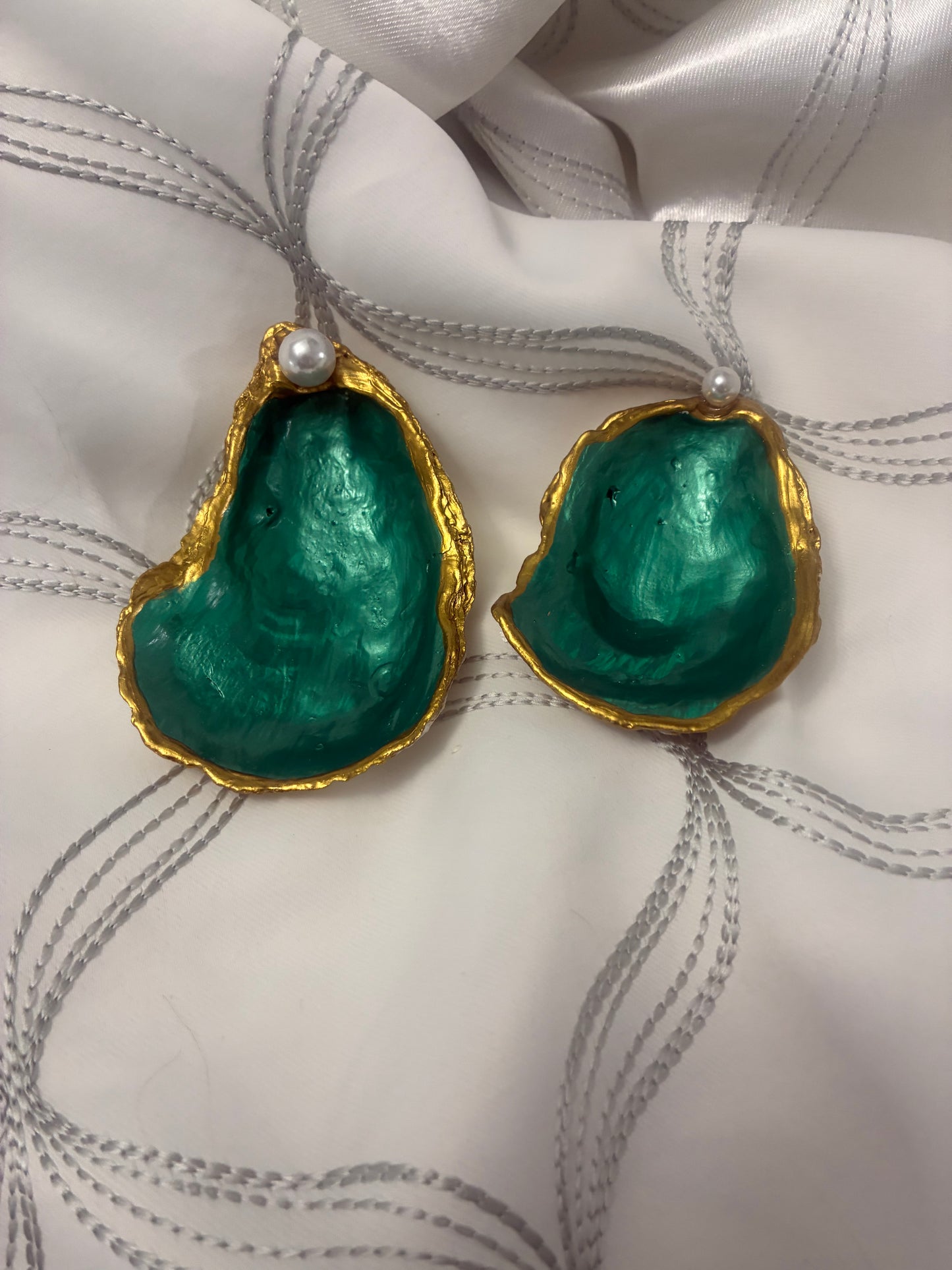 Metallic Oyster Shell Trinket Dish with Peral