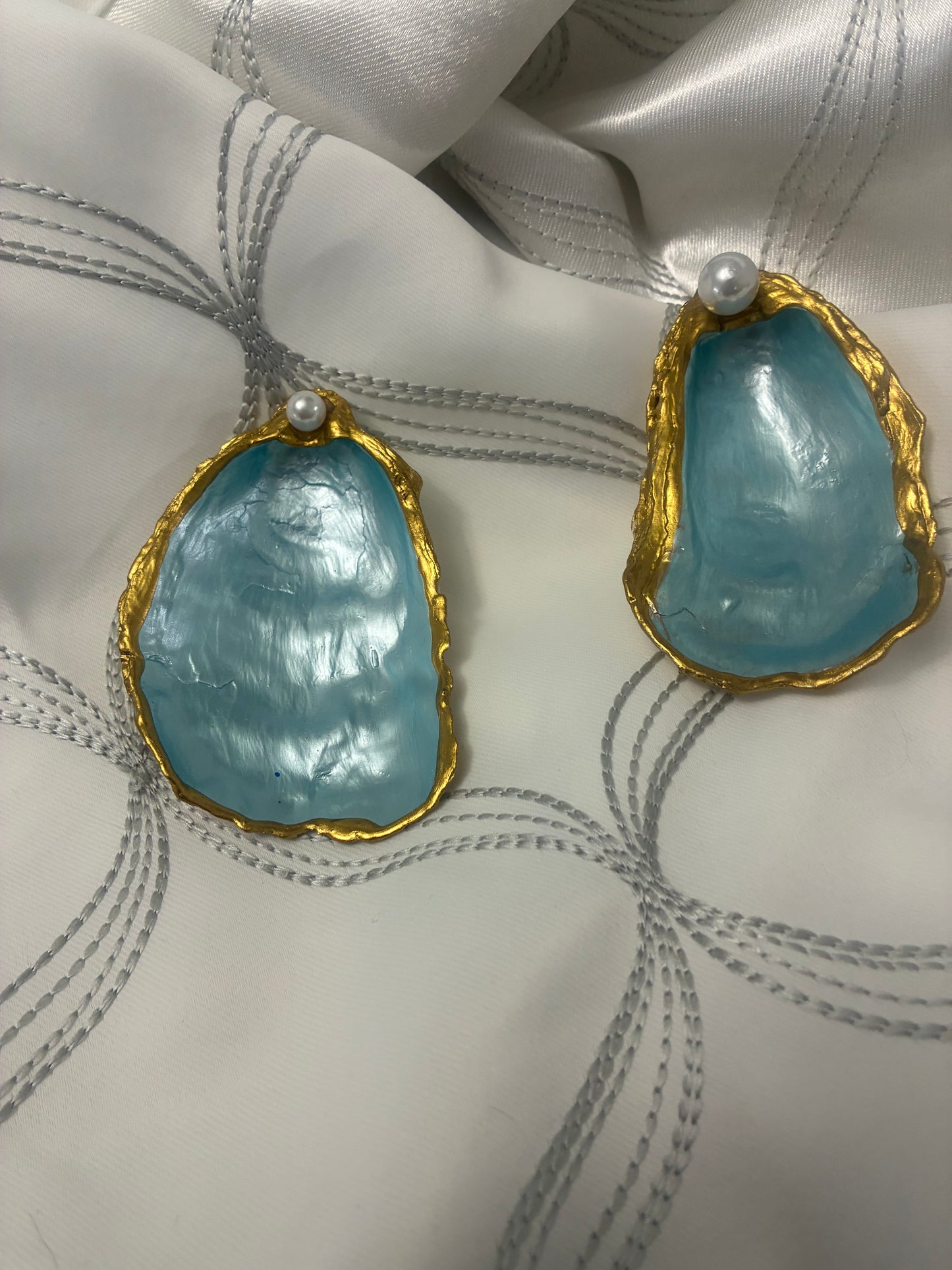 Metallic Oyster Shell Trinket Dish with Peral