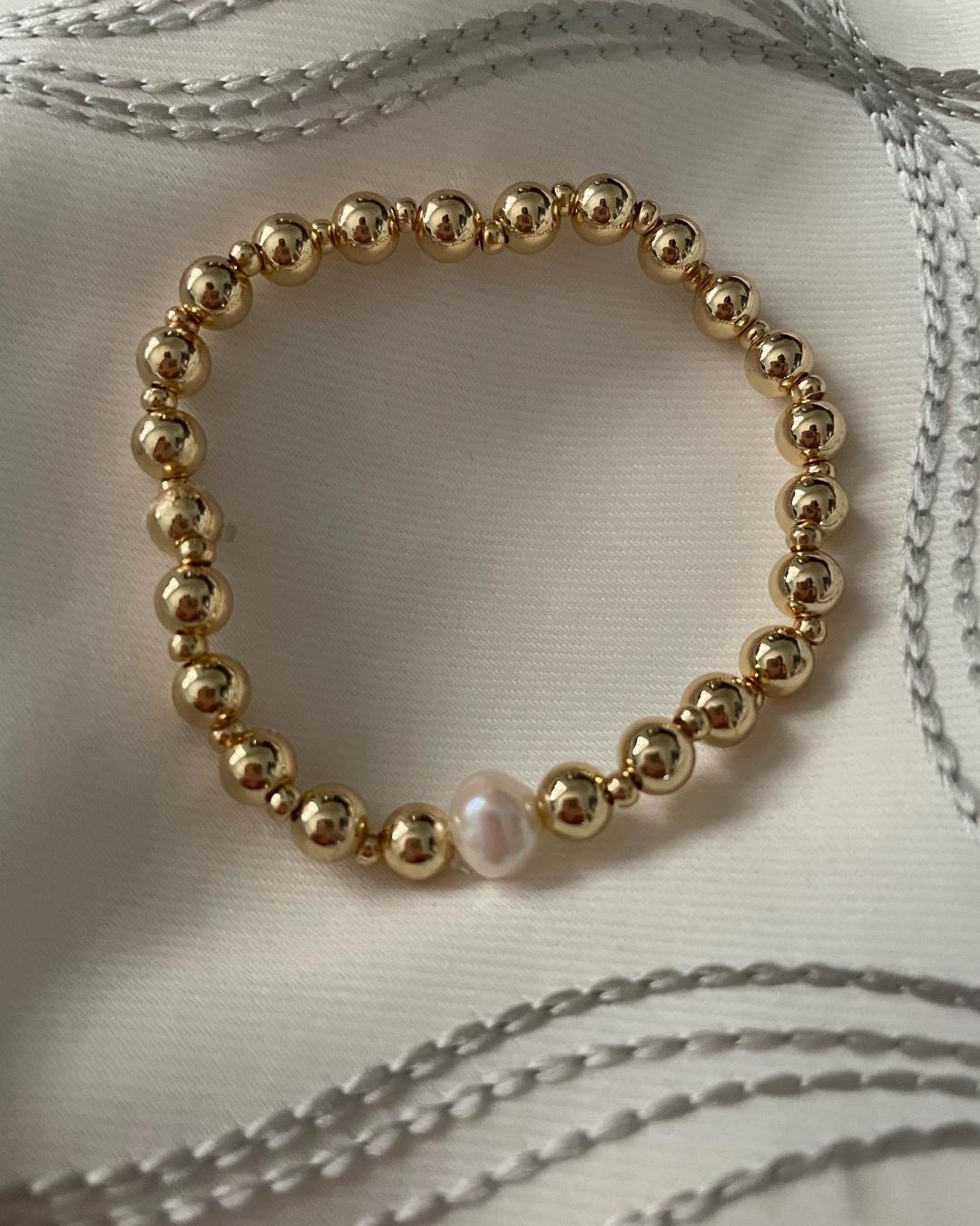 14k Gold and Freshwater Pearl Bracelet