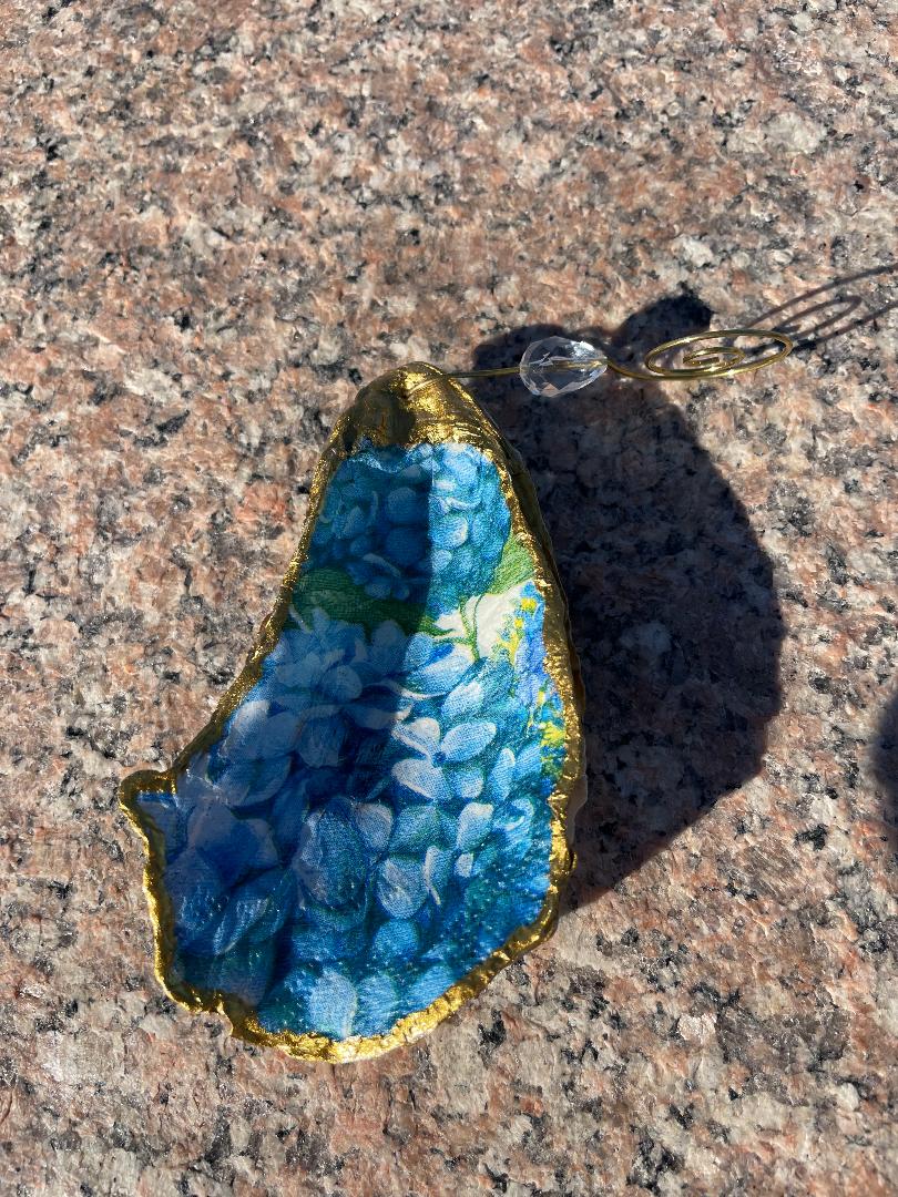 Hydrangea Oyster Shell Ornament